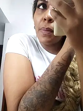 ELLA KELLY online show from December 19, 12:01 pm