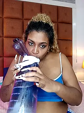 ELLA KELLY online show from March 12, 12:00 pm