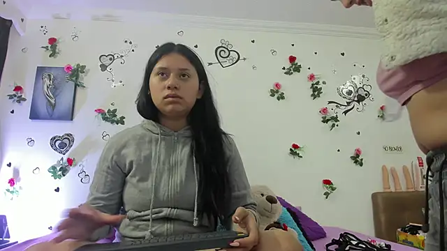 1lovelygirls online show from December 13, 12:06 pm