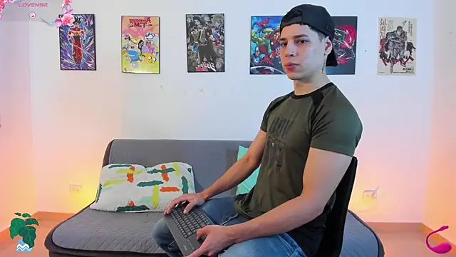 jonathanjoestar  online show from November 23, 8:19 pm