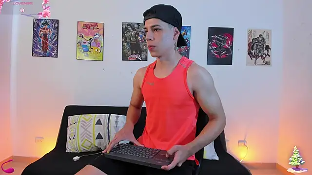 jonathanjoestar  online show from December 17, 12:55 pm