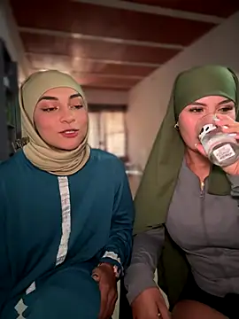 Snapshot of lalilamassu1 chatting on September 23, 8:45 pm lalilamassu1 online show from September 23, 8:45 pm