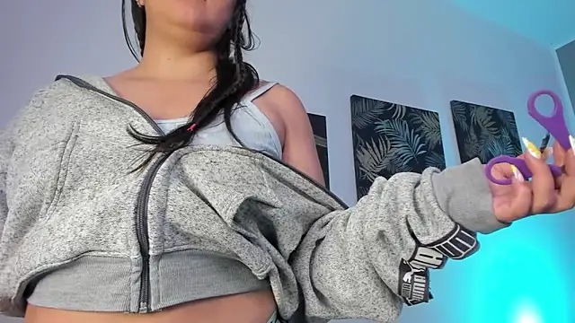 Snapshot of Kathia_Morelli chatting on October 1, 12:00 pm Kathia Morelli online show from October 1, 12:00 pm