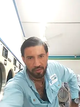 Snapshot of CorneadorMaza chatting on March 12, 3:07 pm CorneadorMaza online show from March 12, 3:07 pm