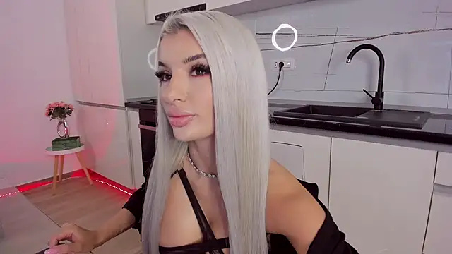 Snapshot of CelyneMay chatting on October 12, 3:22 pm CelyneMay online show from October 12, 3:22 pm