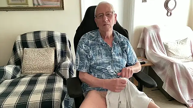 cutaboverest online show from June 3, 3:17 pm