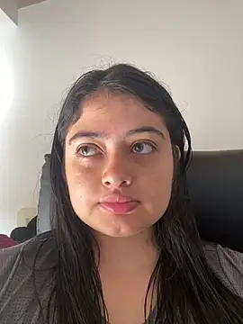 Stephania 18 online show from February 8, 1:58 pm