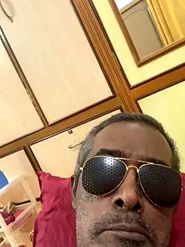 Snapshot of Lookin4Kinky_Partner chatting on November 23, 5:07 am Lookin4Kinky Partner online show from November 23, 5:07 am