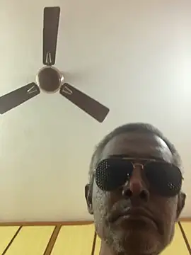 Snapshot of Lookin4Kinky_Partner chatting on November 23, 5:46 pm Lookin4Kinky Partner online show from November 23, 5:46 pm