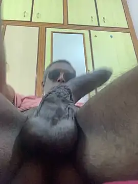 Snapshot of Lookin4Kinky_Partner chatting on November 27, 9:44 am Lookin4Kinky Partner online show from November 27, 9:44 am