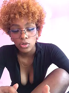 LiannaDixon online show from December 9, 10:20 pm