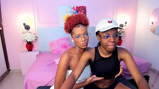 LiannaDixon online show from February 8, 1:22 pm