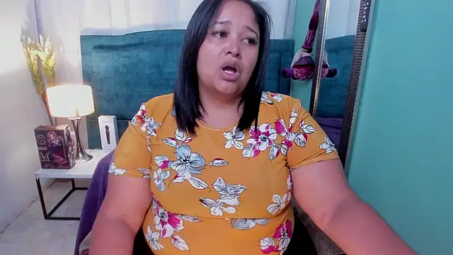 Busty Juicy online show from January 7, 12:20 pm
