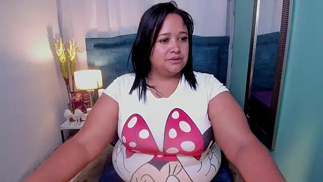 Busty Juicy online show from February 5, 11:23 am