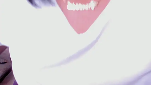 Busty Juicy online show from February 10, 11:34 pm