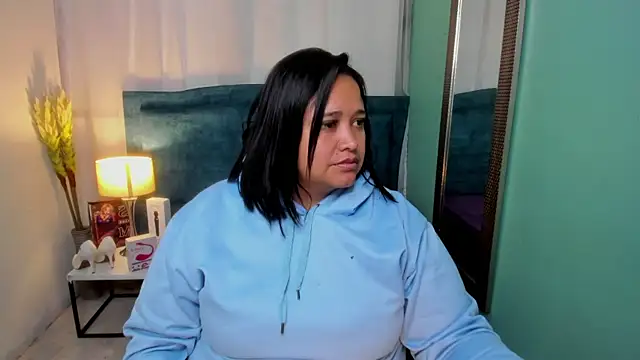 Busty Juicy online show from February 12, 12:01 pm