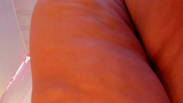 Busty Juicy online show from February 22, 5:57 pm