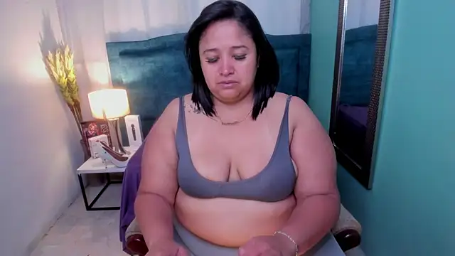 Busty Juicy online show from February 24, 11:32 am