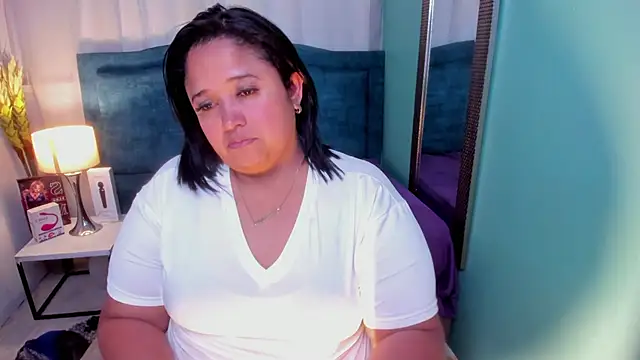 Busty Juicy online show from March 7, 6:22 pm
