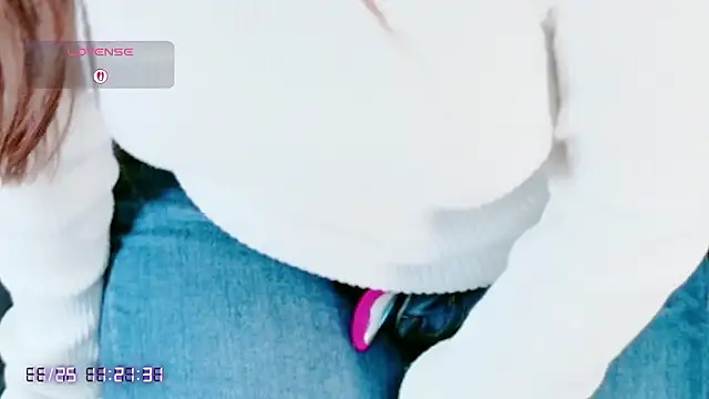 Snapshot of Hina-Happy chatting on November 25, 2:22 am Hina-Happy online show from November 25, 2:22 am