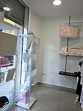 Snapshot of GatitaXD27 chatting on October 4, 8:45 am GatitaXD27 online show from October 4, 8:45 am