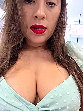 Snapshot of GatitaXD27 chatting on October 16, 8:59 am GatitaXD27 online show from October 16, 8:59 am