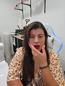 Snapshot of GatitaXD27 chatting on October 26, 10:10 am GatitaXD27 online show from October 26, 10:10 am