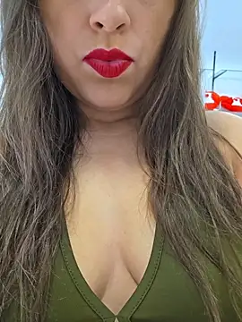 Snapshot of GatitaXD27 chatting on October 30, 9:55 am GatitaXD27 online show from October 30, 9:55 am