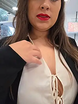 Snapshot of GatitaXD27 chatting on November 8, 10:04 am GatitaXD27 online show from November 8, 10:04 am