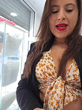 Snapshot of GatitaXD27 chatting on November 15, 9:50 am GatitaXD27 online show from November 15, 9:50 am