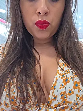 Snapshot of GatitaXD27 chatting on November 22, 10:36 am GatitaXD27 online show from November 22, 10:36 am