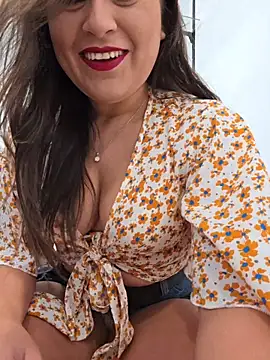 Snapshot of GatitaXD27 chatting on December 1, 9:58 am GatitaXD27 online show from December 1, 9:58 am