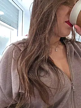 Snapshot of GatitaXD27 chatting on December 3, 9:51 am GatitaXD27 online show from December 3, 9:51 am