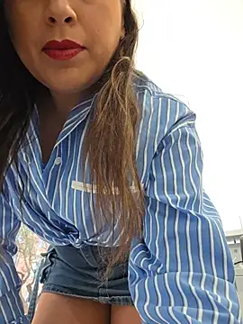 Snapshot of GatitaXD27 chatting on December 5, 10:02 am GatitaXD27 online show from December 5, 10:02 am