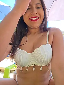 Snapshot of GatitaXD27 chatting on May 23, 9:57 am GatitaXD27 online show from May 23, 9:57 am