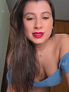 Snapshot of GatitaXD27 chatting on June 4, 10:10 am GatitaXD27 online show from June 4, 10:10 am