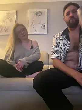Snapshot of Curvyloveandhim chatting on July 7, 8:57 pm Curvyloveandhim online show from July 7, 8:57 pm