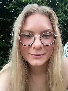 Snapshot of Curvyloveandhim chatting on July 12, 7:38 pm Curvyloveandhim online show from July 12, 7:38 pm