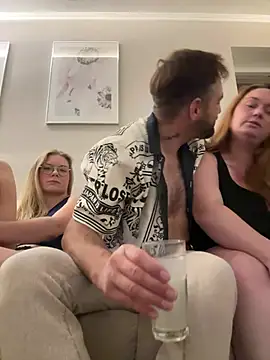 Snapshot of Curvyloveandhim chatting on August 7, 10:34 pm Curvyloveandhim online show from August 7, 10:34 pm