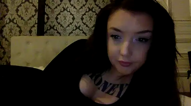 LucyLuxee19 online show from December 2, 3:58 pm
