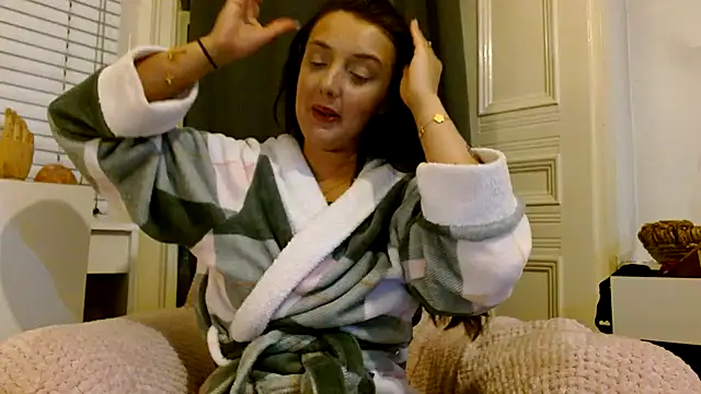 LucyLuxee19 online show from February 10, 7:49 pm