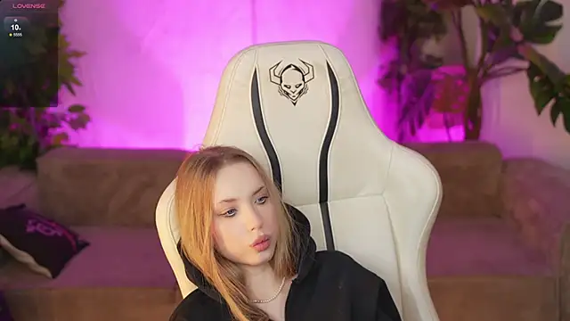 Linda054 online show from October 29, 4:15 am