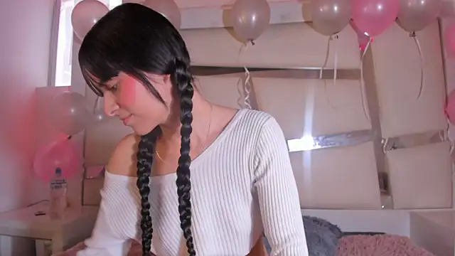 Snapshot of chrystal_js chatting on October 15, 1:55 pm chrystal js online show from October 15, 1:55 pm