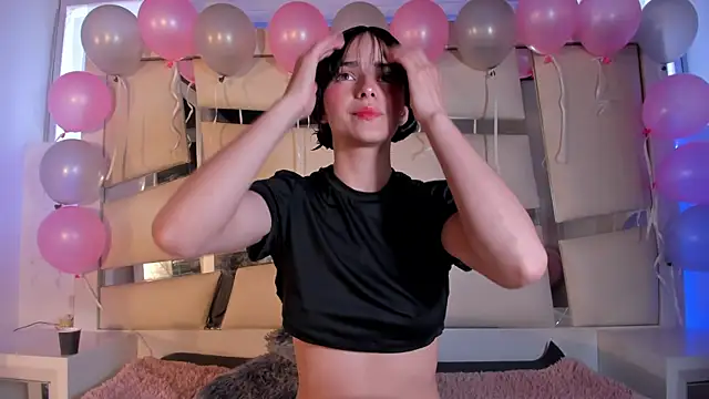 Snapshot of chrystal_js chatting on October 23, 1:21 pm chrystal js online show from October 23, 1:21 pm