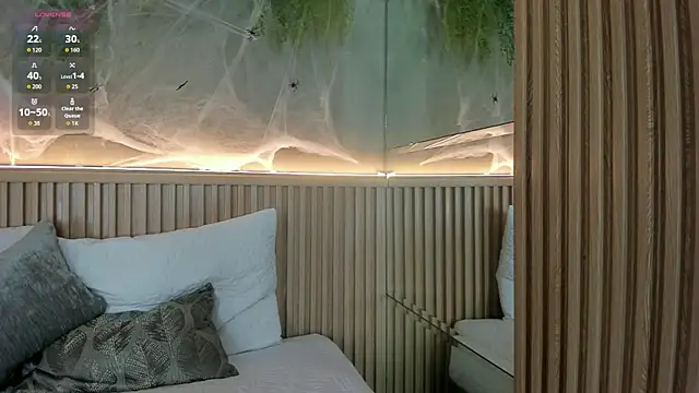 Lana Lann online show from October 8, 1:09 pm