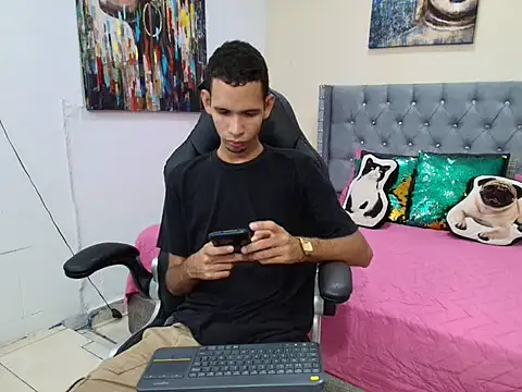 Snapshot of tonny_23cm_ chatting on October 16, 5:47 pm tonny 23cm online show from October 16, 5:47 pm