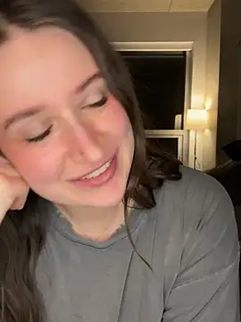 Snapshot of nerdynina chatting on May 6, 12:52 am nerdynina online show from May 6, 12:52 am