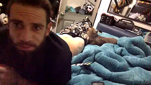 Snapshot of Robriguezxxx chatting on January 7, 6:38 am Robriguezxxx online show from January 7, 6:38 am