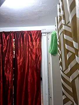 Snapshot of Robriguezxxx chatting on January 13, 8:15 am Robriguezxxx online show from January 13, 8:15 am