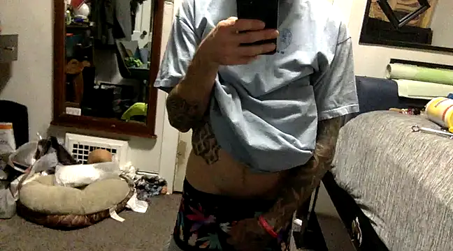 Snapshot of Robriguezxxx chatting on January 23, 6:17 am Robriguezxxx online show from January 23, 6:17 am